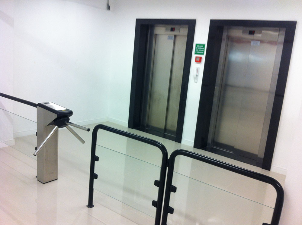 Sistemas de controle de acesso implantados pela Cruz Engenharia.